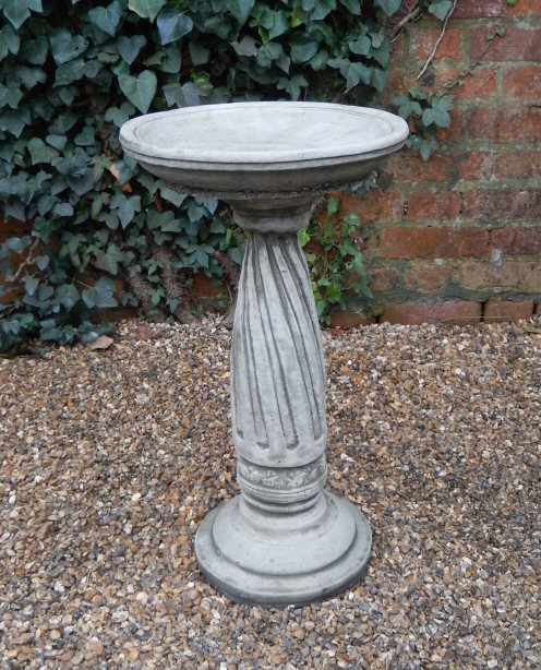 KBB24 Twist Bird Bath
